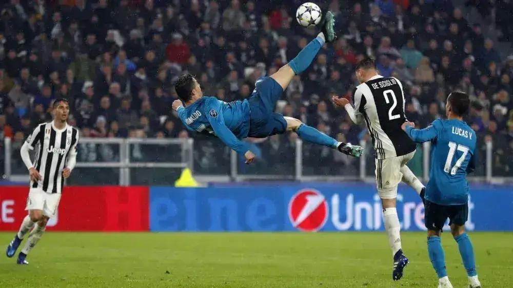 Cristiano Ronaldo brilha com golaço de bicicleta na Liga dos Campeões