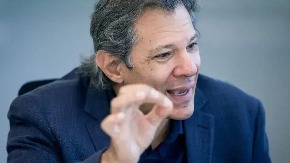 Fernando Haddad anuncia juros menores para consignado privado no Brasil