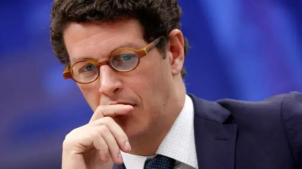 Ricardo Salles propõe projeto que contesta nova norma de validade em ovos