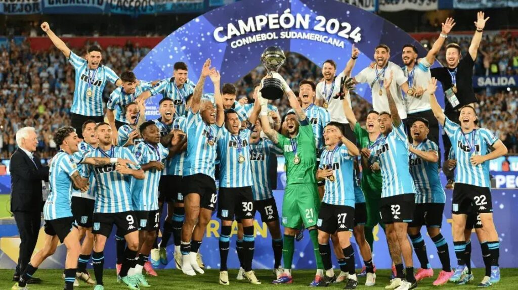 Roger Martínez explica saída do Racing após conquistar a Sul-Americana