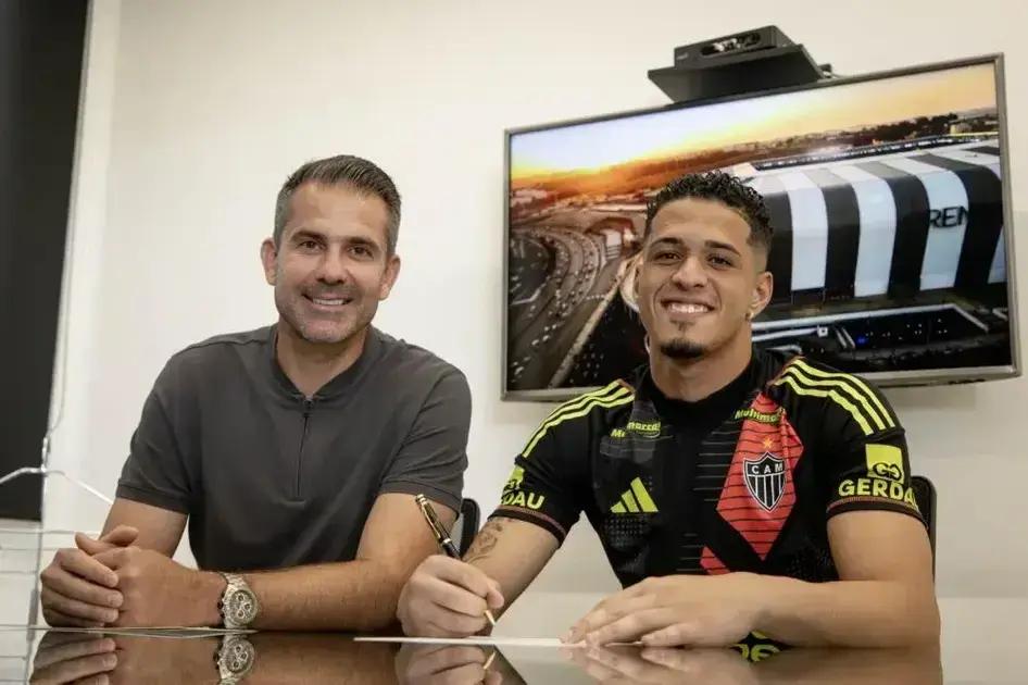 Atlético renova contrato do goleiro Robert até 2029