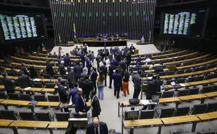 Câmara dos Deputados pode votar propostas sobre saúde e meio ambiente esta semana