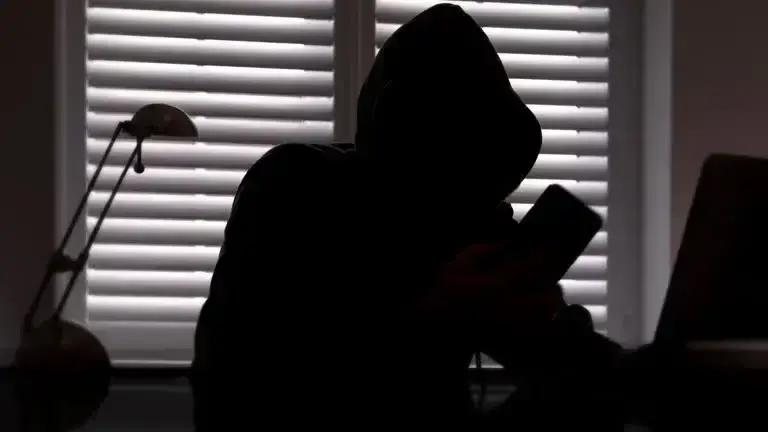 Comerciante de Timóteo cai em golpe ao comprar roupas online e perde R$ 3,5 mil