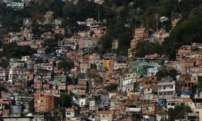 Criminosos sequestram cinco ônibus na zona norte do Rio de Janeiro
