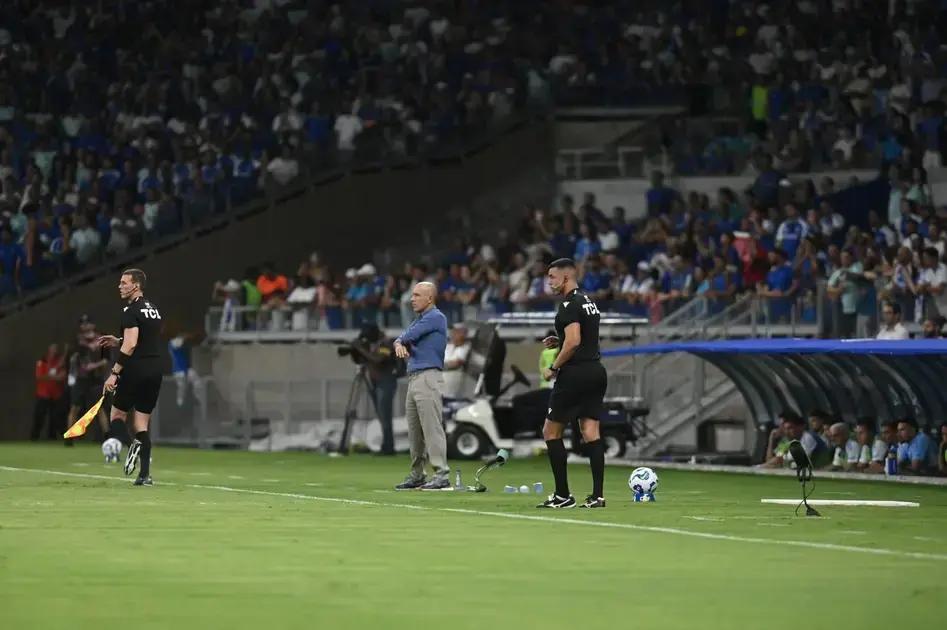 Cruzeiro: Leonardo Jardim explica a escolha de Kaiki na lateral-esquerda