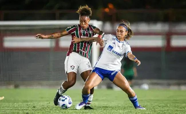 Cruzeiro supera Fluminense e assume a liderança do Brasileiro Feminino
