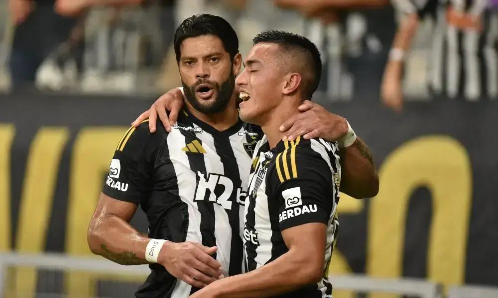 Cuello compartilha pedidos constantes de Hulk no Atlético-MG