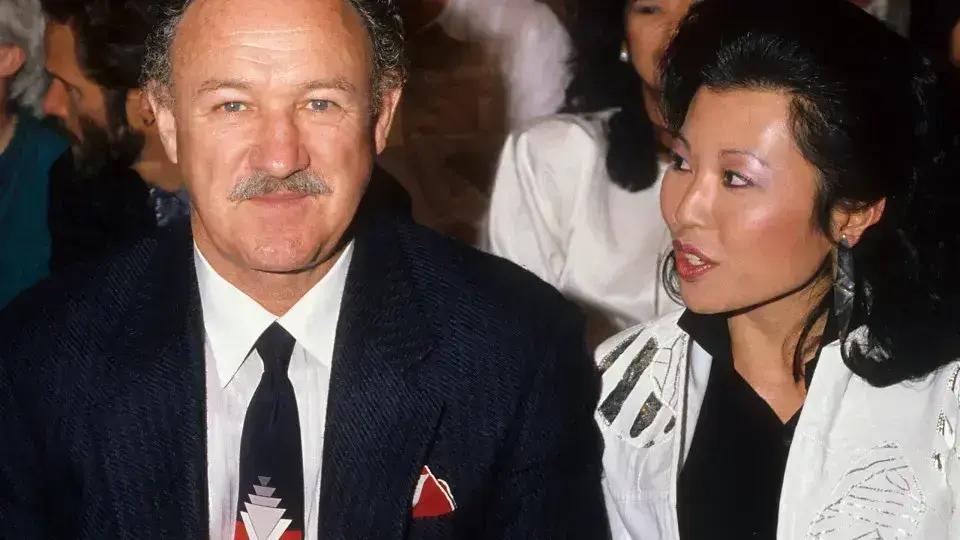 Descoberta trágica: Cadela de Gene Hackman morre sem comida e água