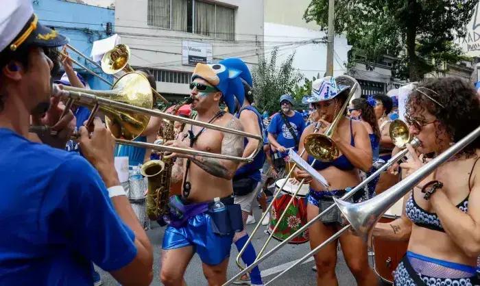 Esfarrapado: o bloco mais antigo de SP anima o carnaval no Bixiga