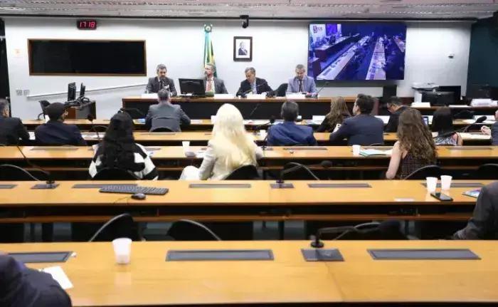 Gestores destacam compras públicas como chave para reindustrialização no Brasil