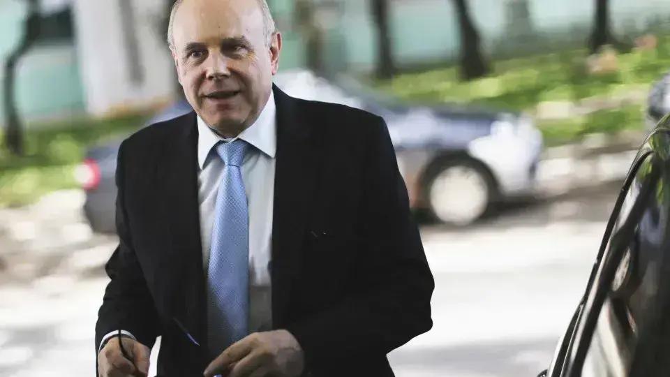 Governo Lula nomeia Guido Mantega para o conselho da Eletrobras