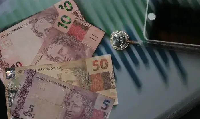 IRPF 2025: Confira as datas de pagamento das restituições