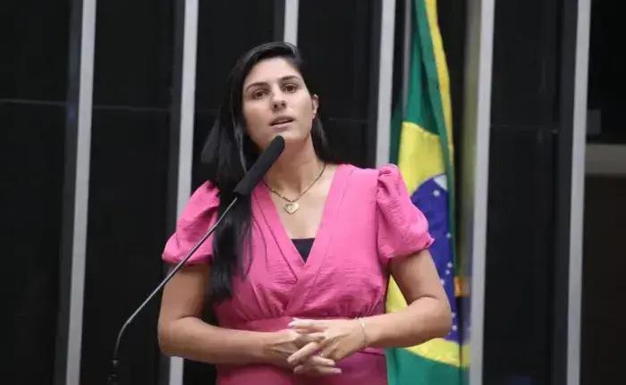 Nova legislação para cuidados com bebês prematuros é aprovada pela Câmara dos Deputados
