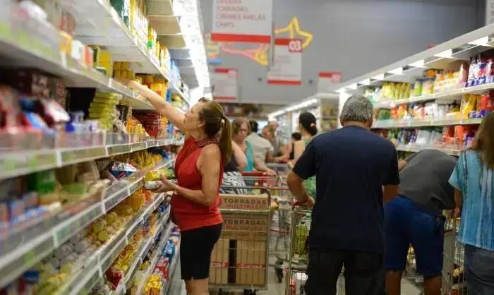 Revisão do Mercado: Crescimento Econômico e Inflação para 2025