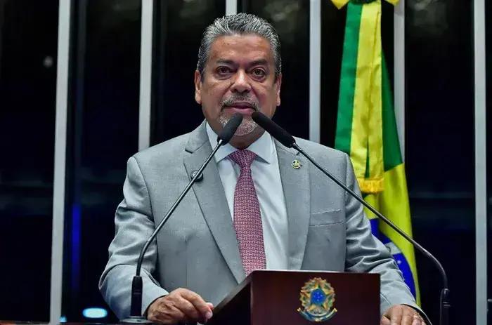 Senador Dr. Hiran propõe suspensão da prescrição de remédios por farmacêuticos