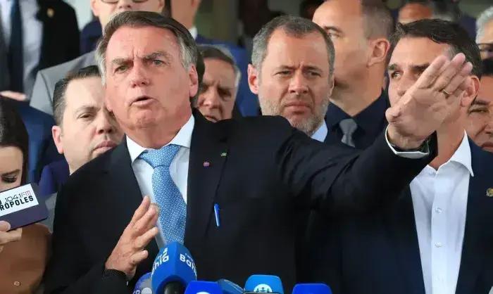 Supremo Tribunal Federal torna Jair Bolsonaro e outros réus por trama golpista