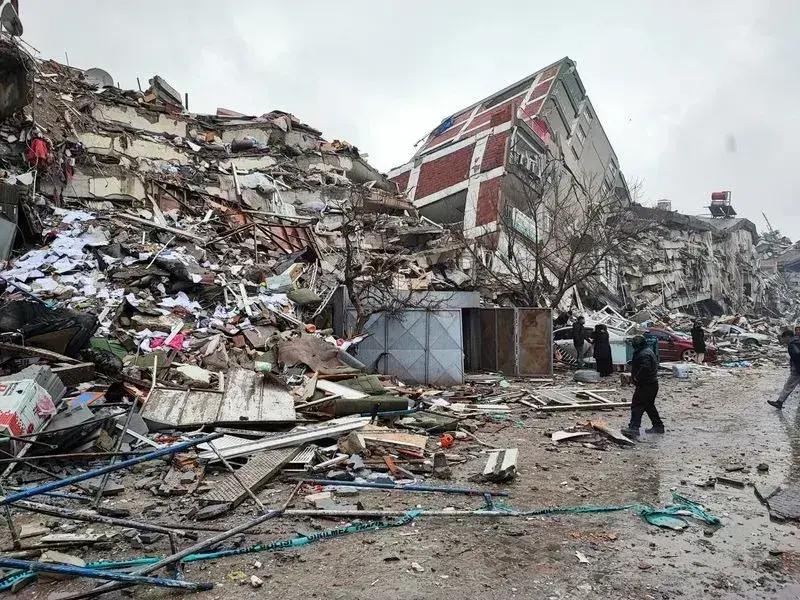 Terremoto de magnitude 7,7 deixa mais de 150 mortos entre Tailândia e Mianmar
