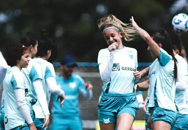 Vitória Calhau retorna ao Cruzeiro para confrontar o São Paulo no Brasileiro Feminino