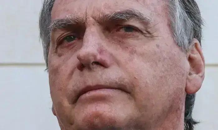 Boletim médico de Bolsonaro confirma estabilidade pós-cirurgia