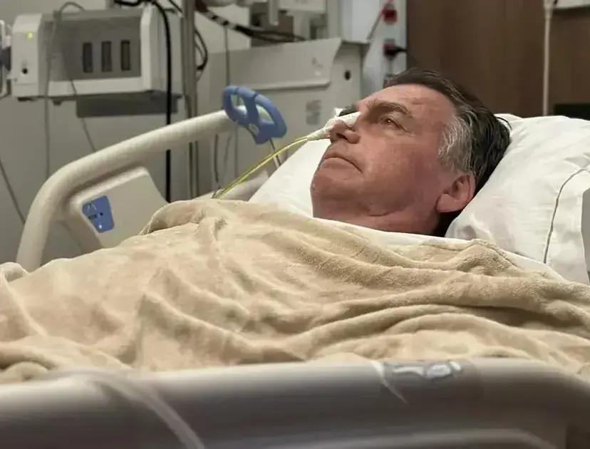 Bolsonaro inicia alimentação oral, mas continua na UTI sem previsão de alta