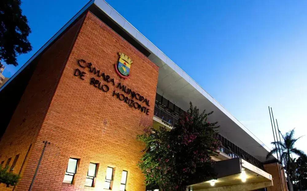 Câmara Municipal de BH aprova auxílio-alimentação de R$2,3 mil para vereadores