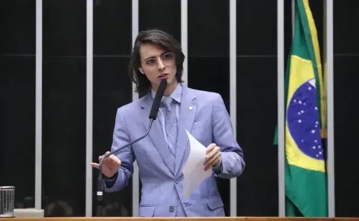 Capacitação tecnológica para ex-presidiários é proposta em novo projeto de lei