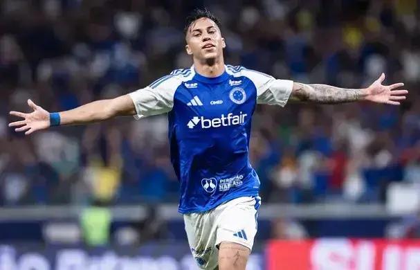 Cruzeiro vence Bahia com grande atuação de Kaio Jorge