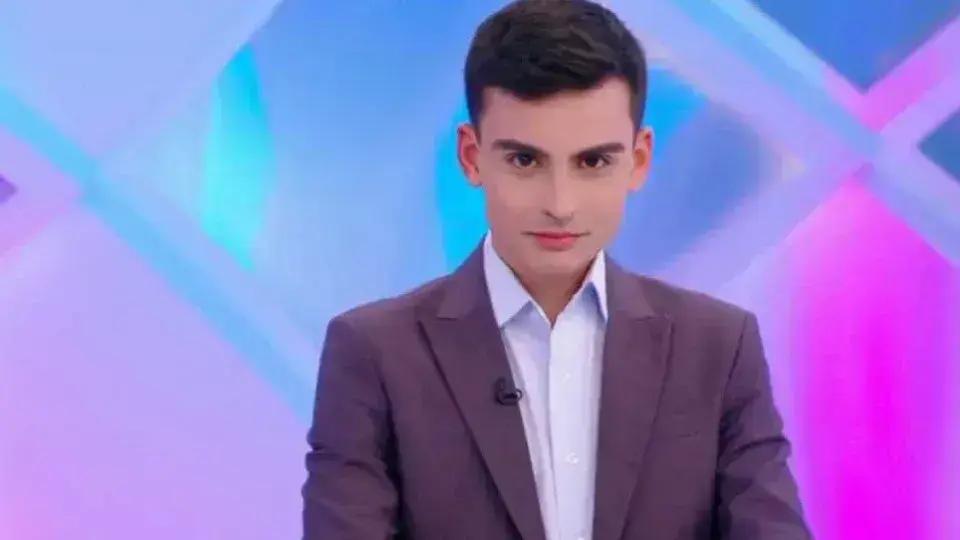 Dudu Camargo é processado por importunação sexual durante programa ao vivo