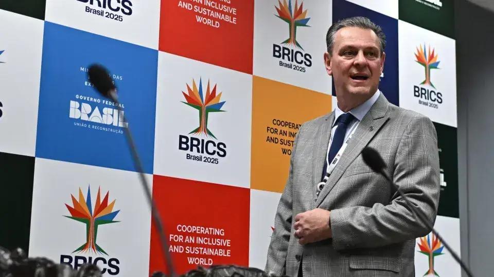 EUA e seu protecionismo: como isso fortalece o BRICS sob presidência do Brasil