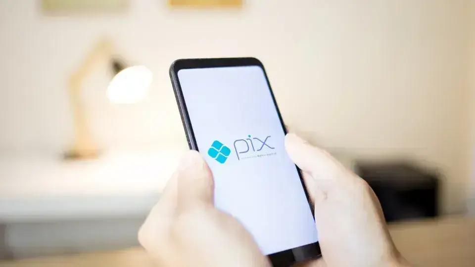 Fraudes no Pix crescem 80% e atingem R$ 6,5 bi em 2024, revela BC