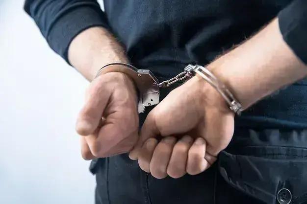Homem de 28 anos é preso com pistola carregada em Açucena