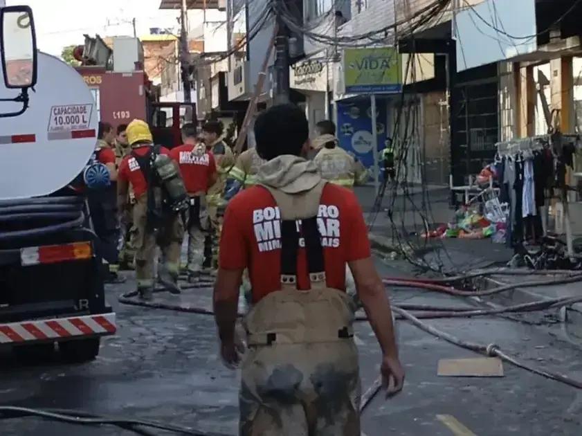 Incêndio devasta Lojão Pague Menos em Coronel Fabriciano