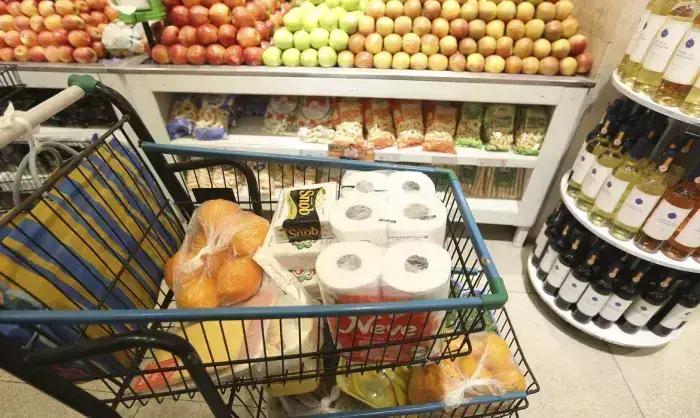 Inflação de abril registra 0,43%, impulsionada pelos alimentos e saúde