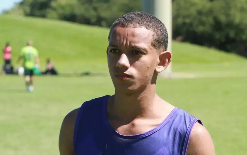 Jovem atleta de BH transforma dor em motivação no futebol após perda do pai