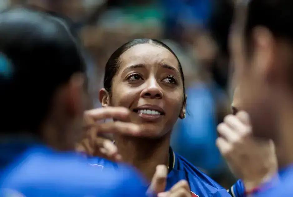 Kisy se recupera e deve jogar na semifinal da Superliga contra Osasco