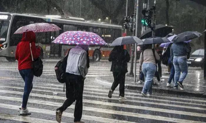 Páscoa e Tiradentes devem ser marcados por chuvas e queda de temperatura no Centro-Sul