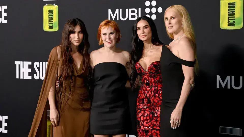 Rumer Willis compartilha relação íntima com a família em podcast