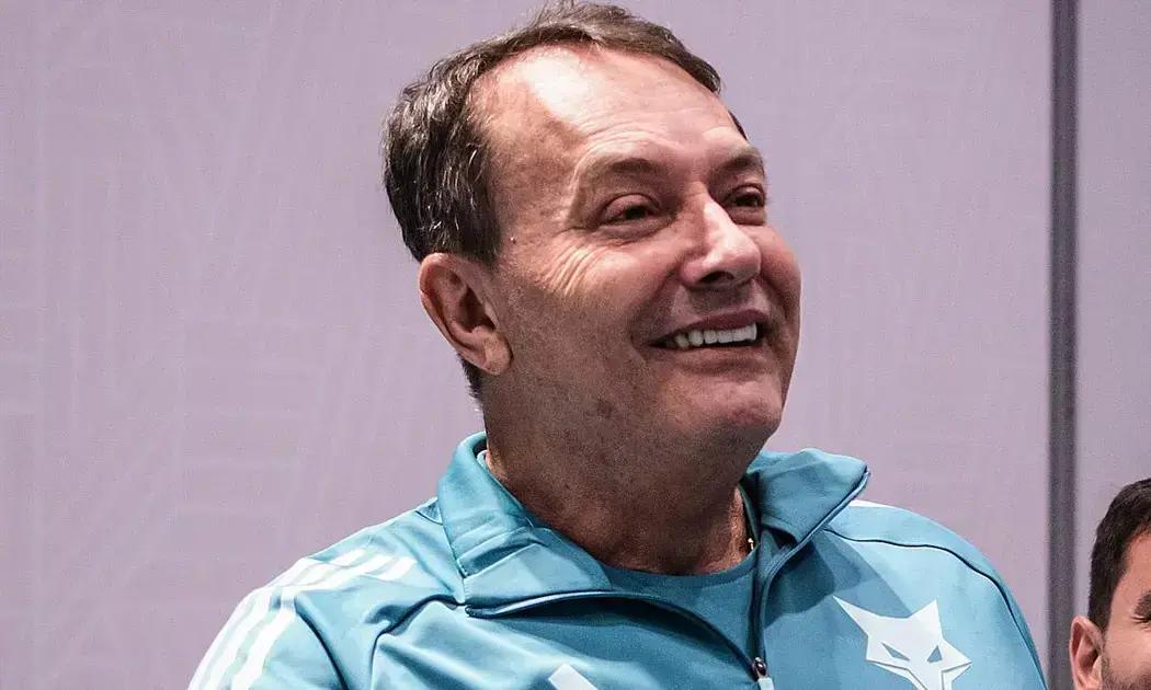 Vampeta critica contratações do Cruzeiro e faz alerta a Pedrinho