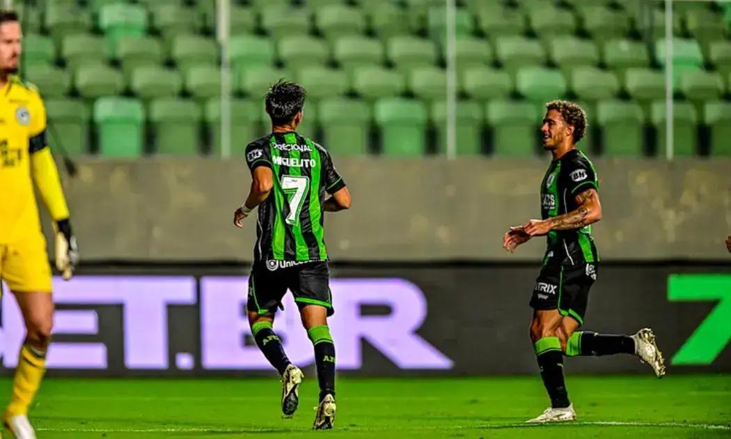 William Batista elogia polivalência em elenco do América-MG na Série B 2025