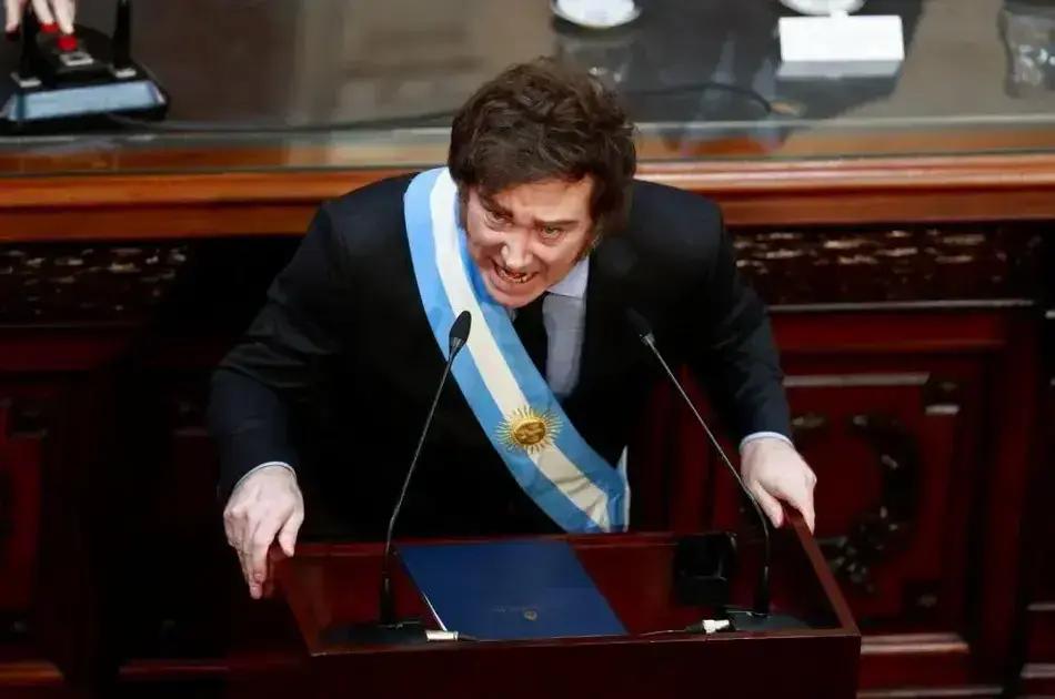 Argentina impõe novas regras de imigração sob governo de Javier Milei