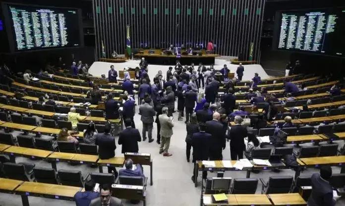 Câmara dos Deputados aprova aumento de vagas: como votaram deputados mineiros