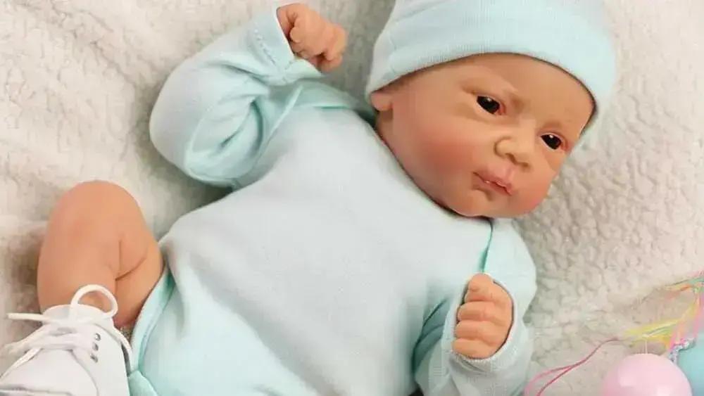 Ex-casal entra em disputa legal sobre guarda de bebê reborn e Instagram