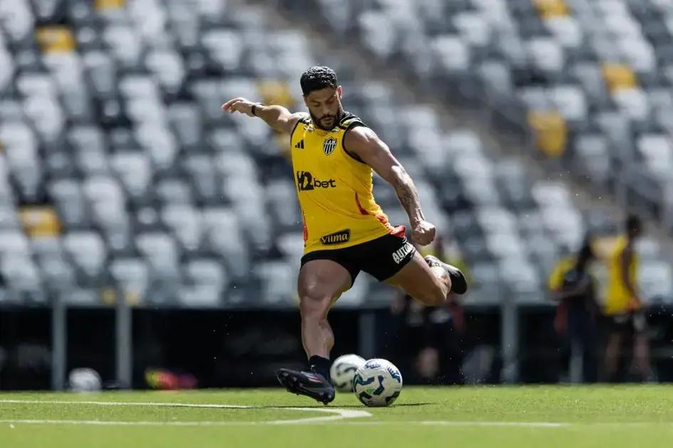 Hulk elogia novo gramado da Arena MRV e pede apoio da torcida