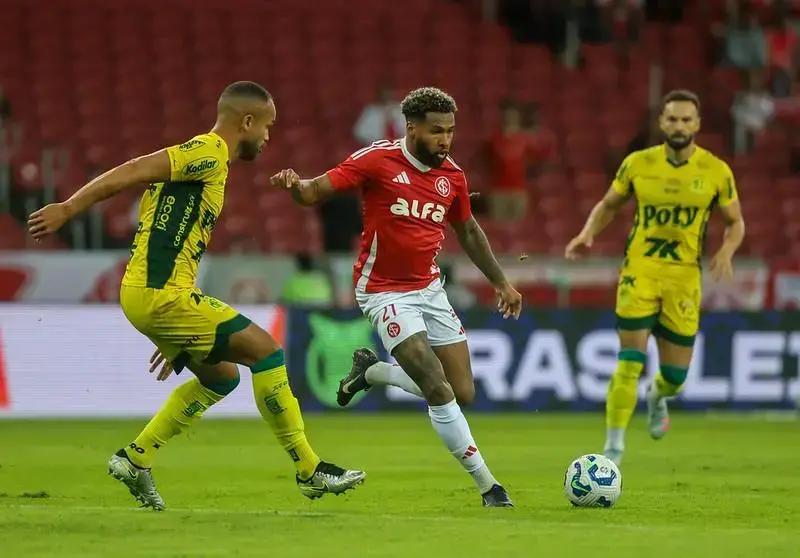 Internacional e Mirassol empatam em confronto no Beira-Rio pelo Brasileirão