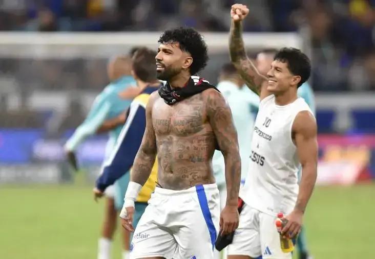 Jornalista destaca vantagem do Cruzeiro sobre Palmeiras e Flamengo no Brasileirão