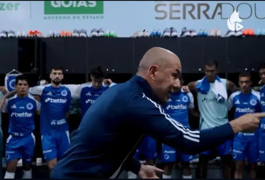 Leonardo Jardim inspira Cruzeiro com mensagem motivadora antes do jogo