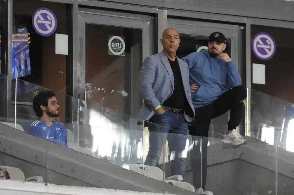 Marcos Braz, ex-dirigente do Flamengo, prestigia jogo no Mineirão
