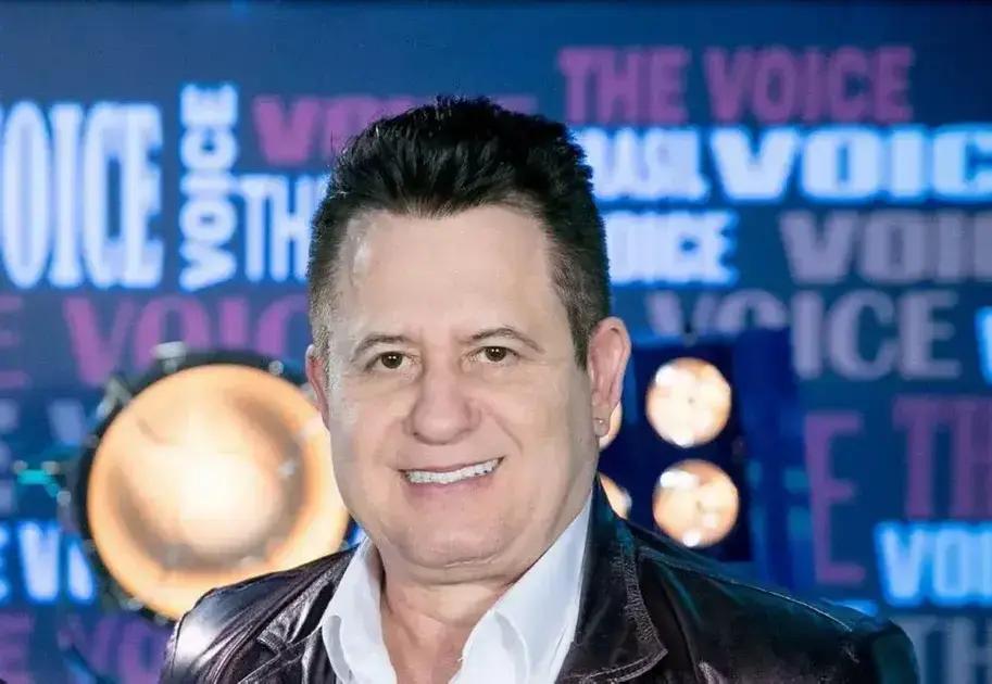 Marrone é liberado após cirurgia e se recupera em casa