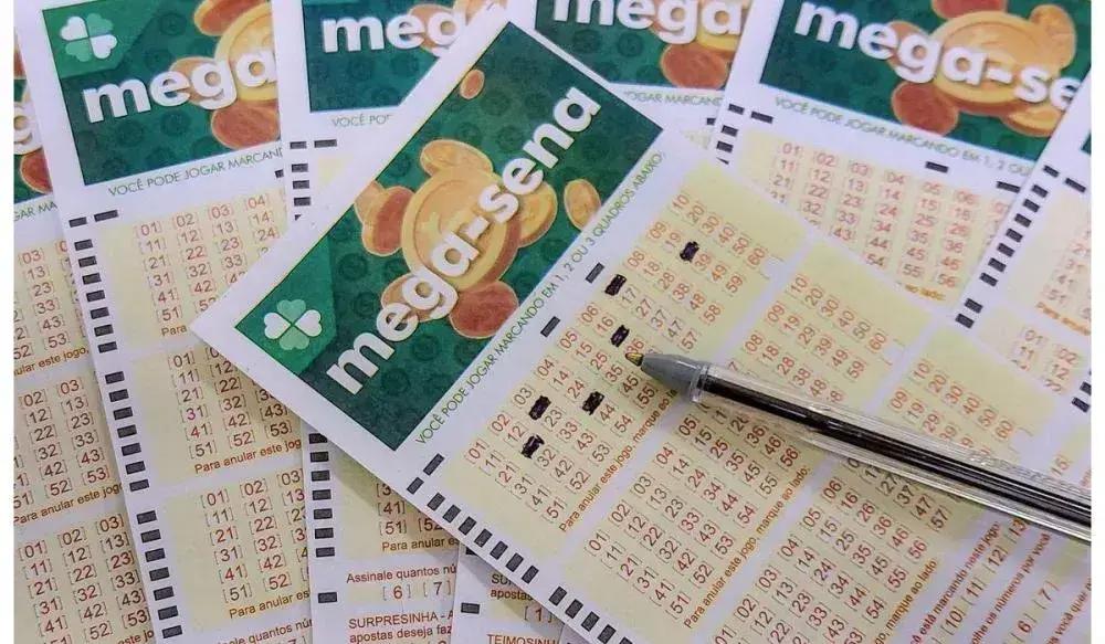 Mega-Sena oferece prêmio de R$ 100 milhões no sorteio de hoje