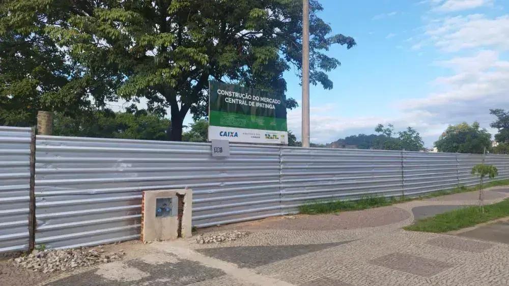 Mercado Municipal de Ipatinga continua sem obras após um ano de paralisação